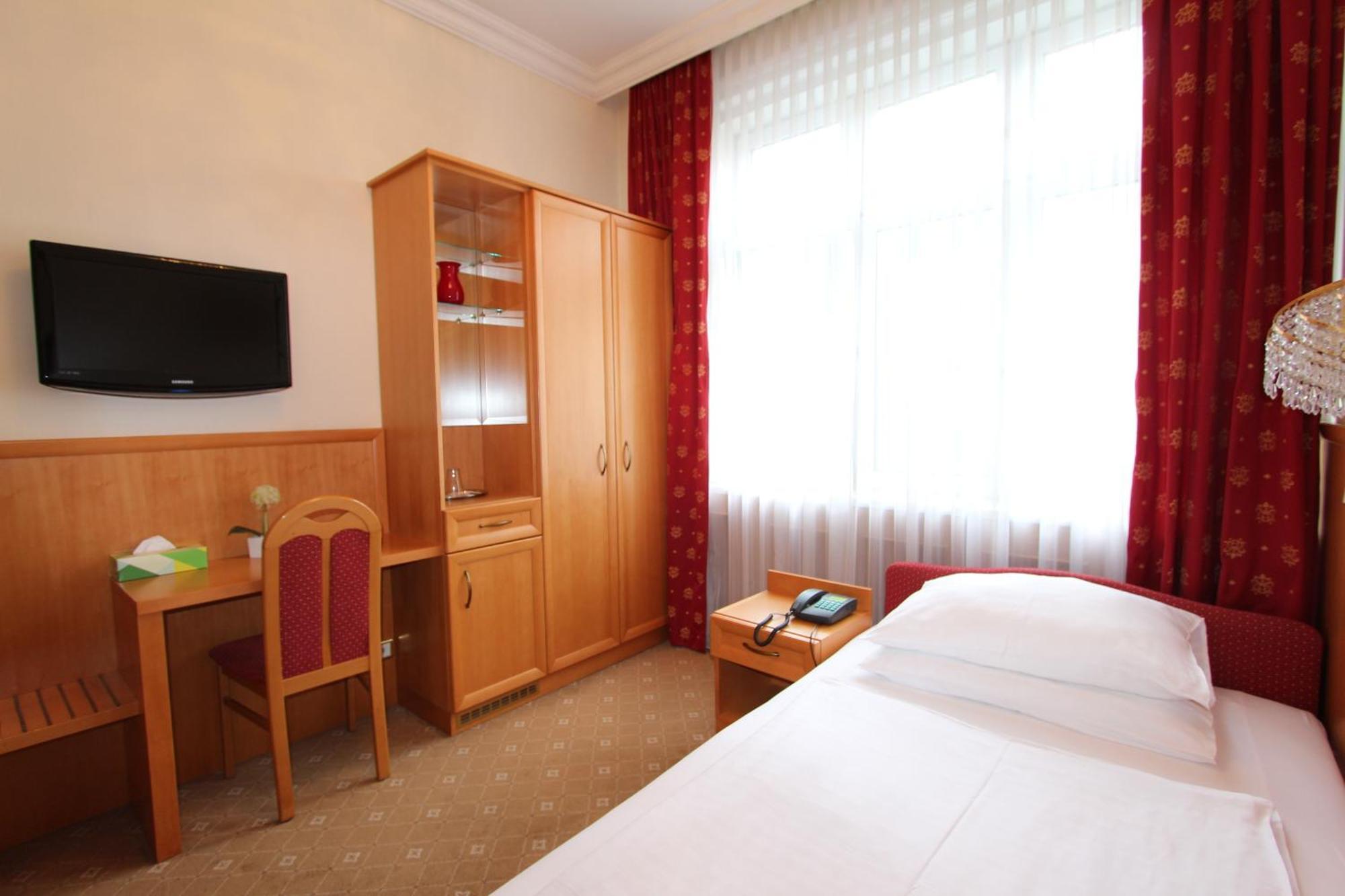 Corvinus - Newly Renovated Wien