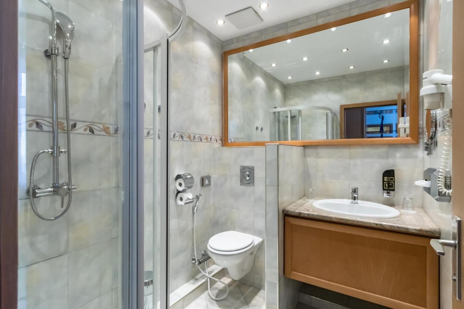 Corvinus - Newly Renovated 4* Wien